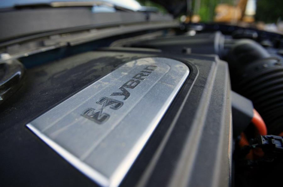  Chevrolet Silverado Hybrid 2010 года  (фото 24 из 44)